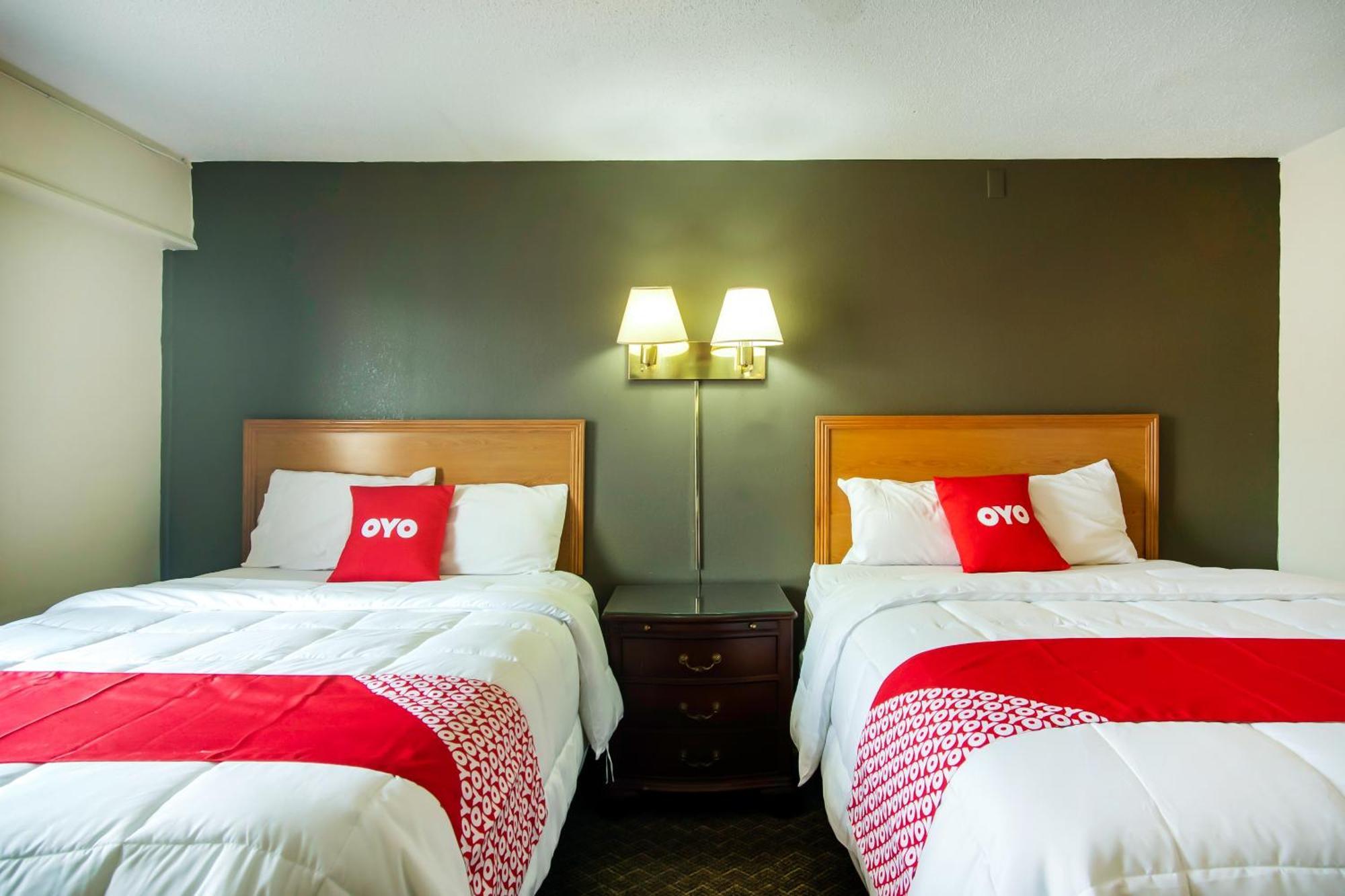 Oyo Hotel Hutchinson West 4Th Ave Extérieur photo