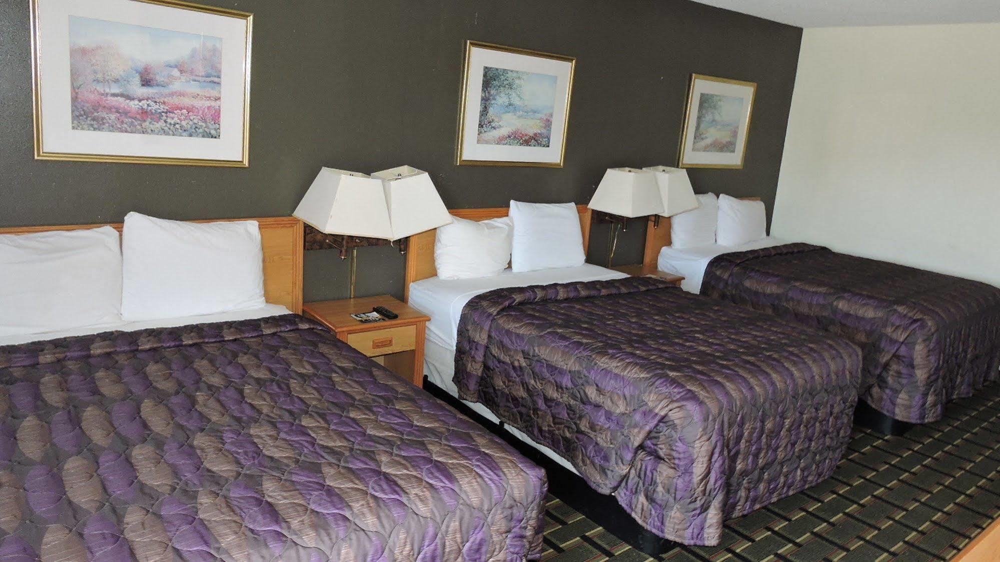 Oyo Hotel Hutchinson West 4Th Ave Extérieur photo